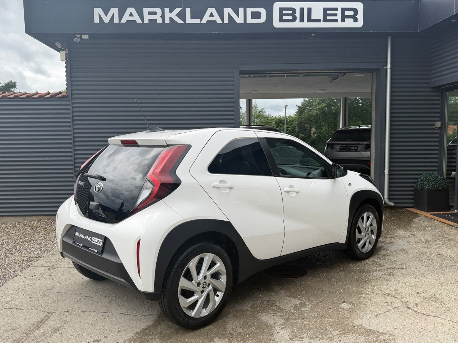 Hvid Toyota Aygo X fra 2024