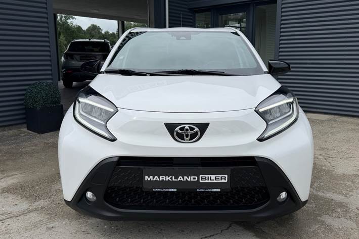 Hvid Toyota Aygo X fra 2024