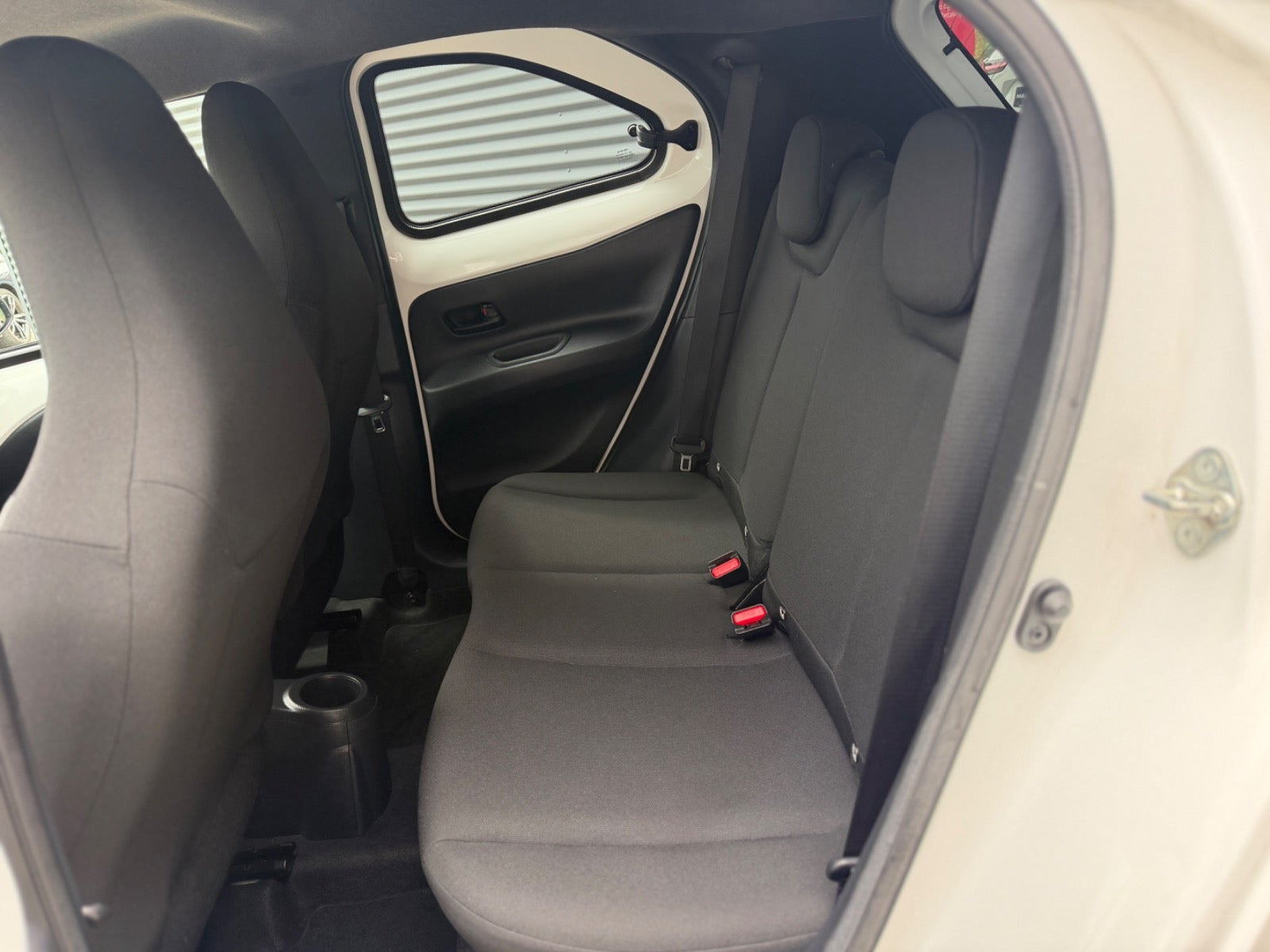Hvid Toyota Aygo X fra 2024