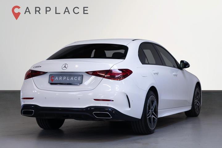 Hvid Mercedes C300 e fra 2022
