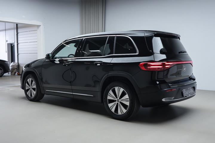 Sort Mercedes EQB250+ fra 2025