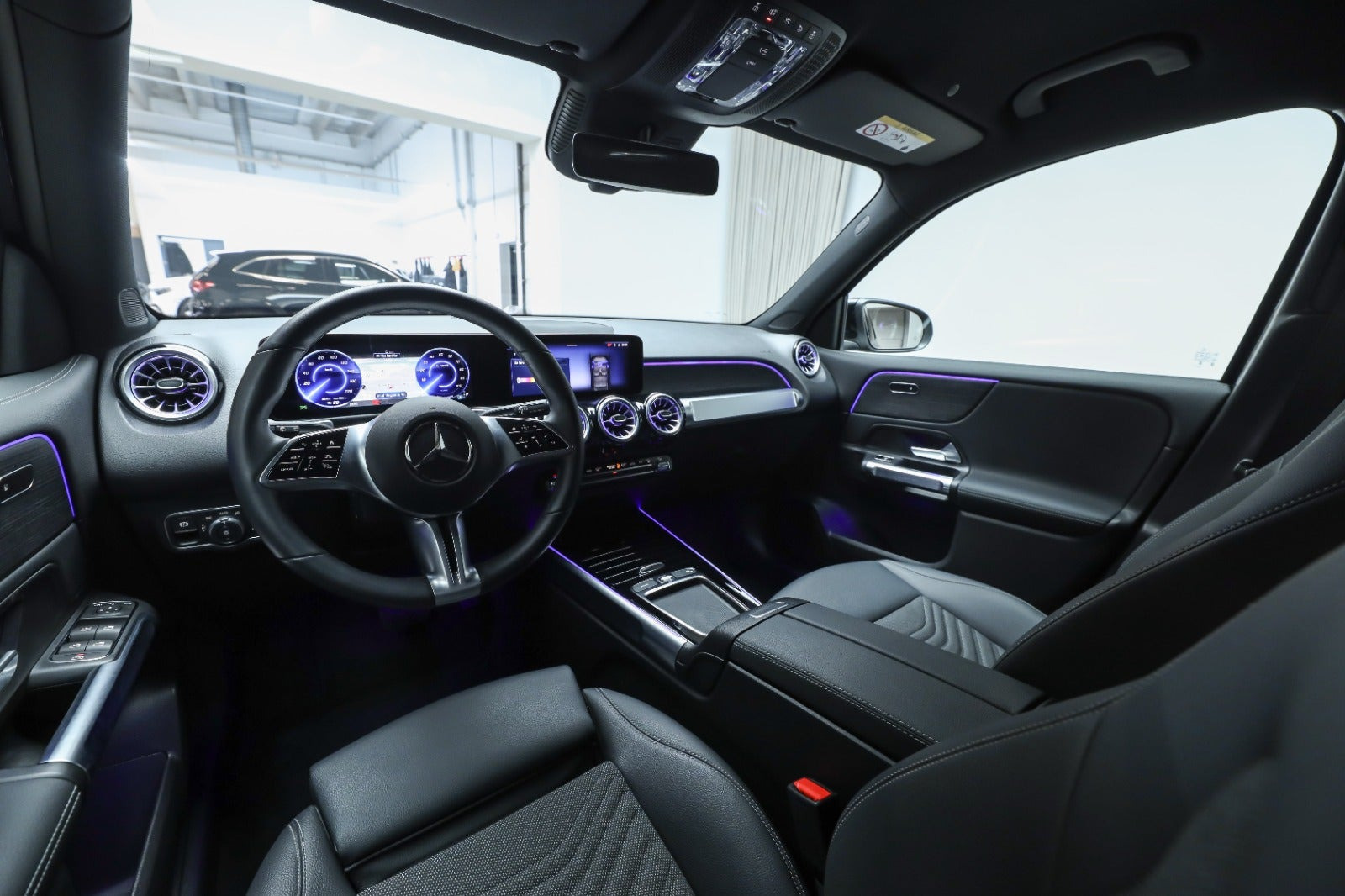 Sort Mercedes EQB250+ fra 2025