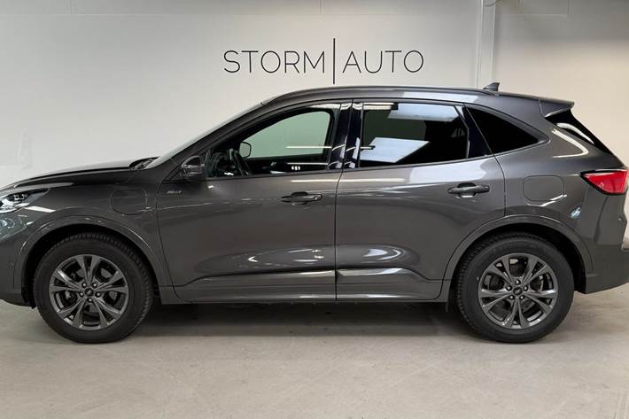 Grå Ford Kuga fra 2022