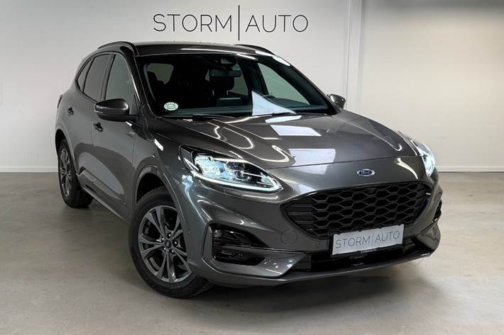 Grå Ford Kuga fra 2022