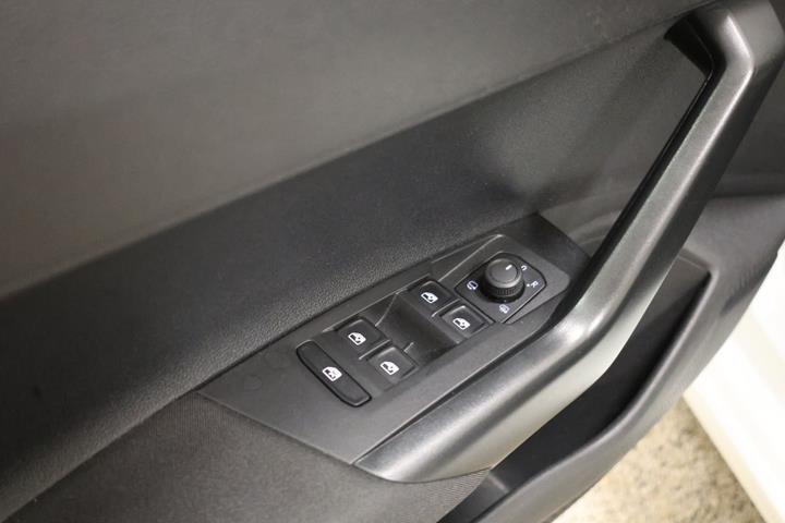 Hvid VW Polo fra 2022