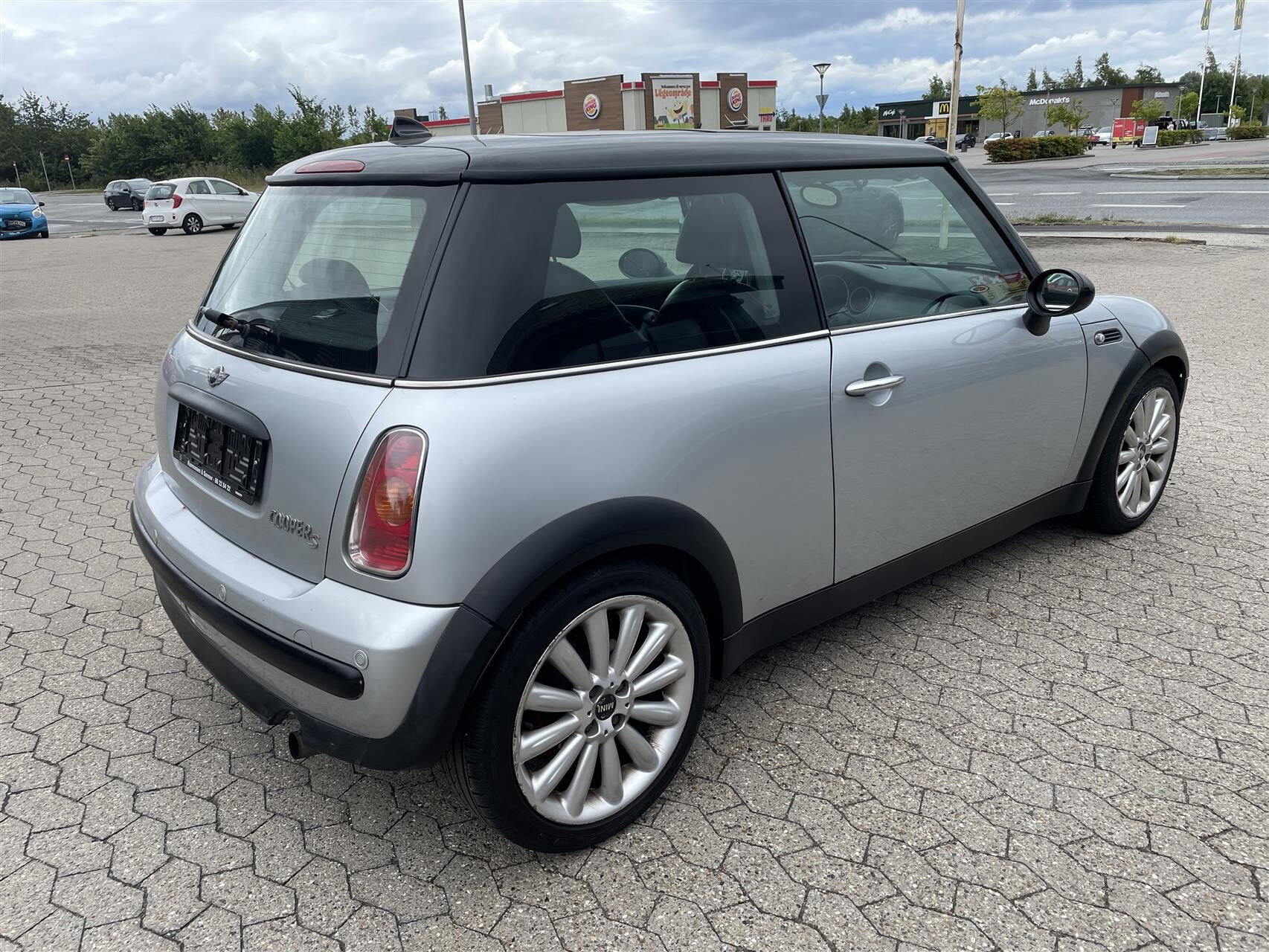 Sølv Mini Cooper fra 2002