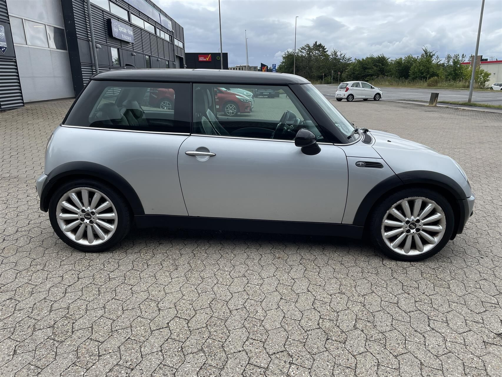 Sølv Mini Cooper fra 2002