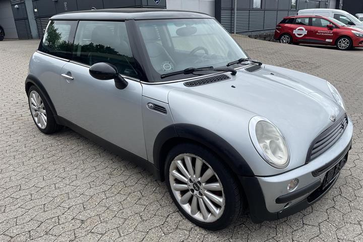 Sølv Mini Cooper fra 2002