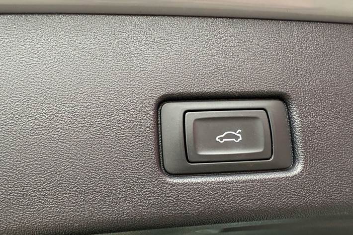 Grå Audi Q4 fra 2023