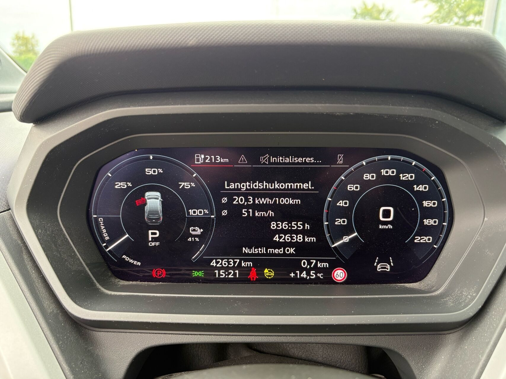 Grå Audi Q4 fra 2023