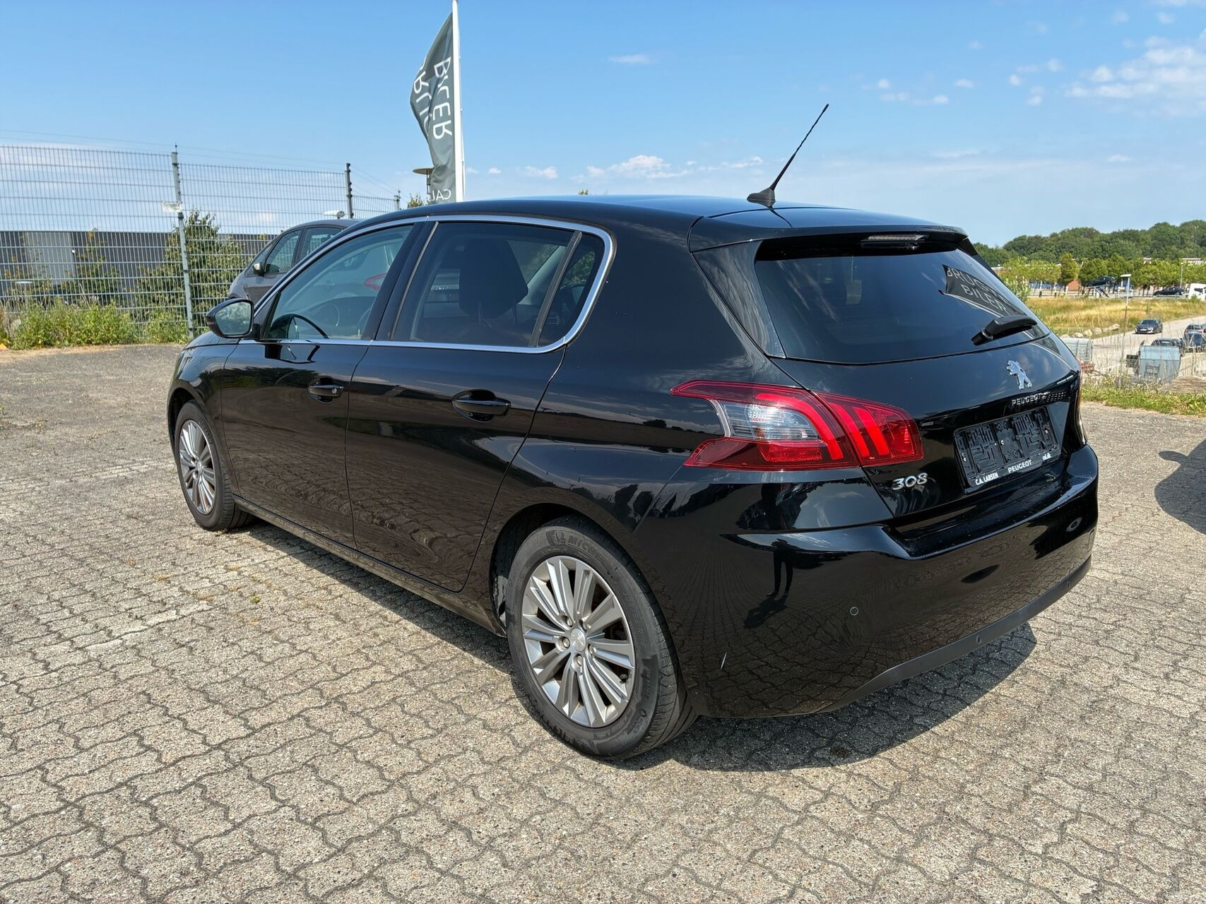 Sort Peugeot 308 fra 2020