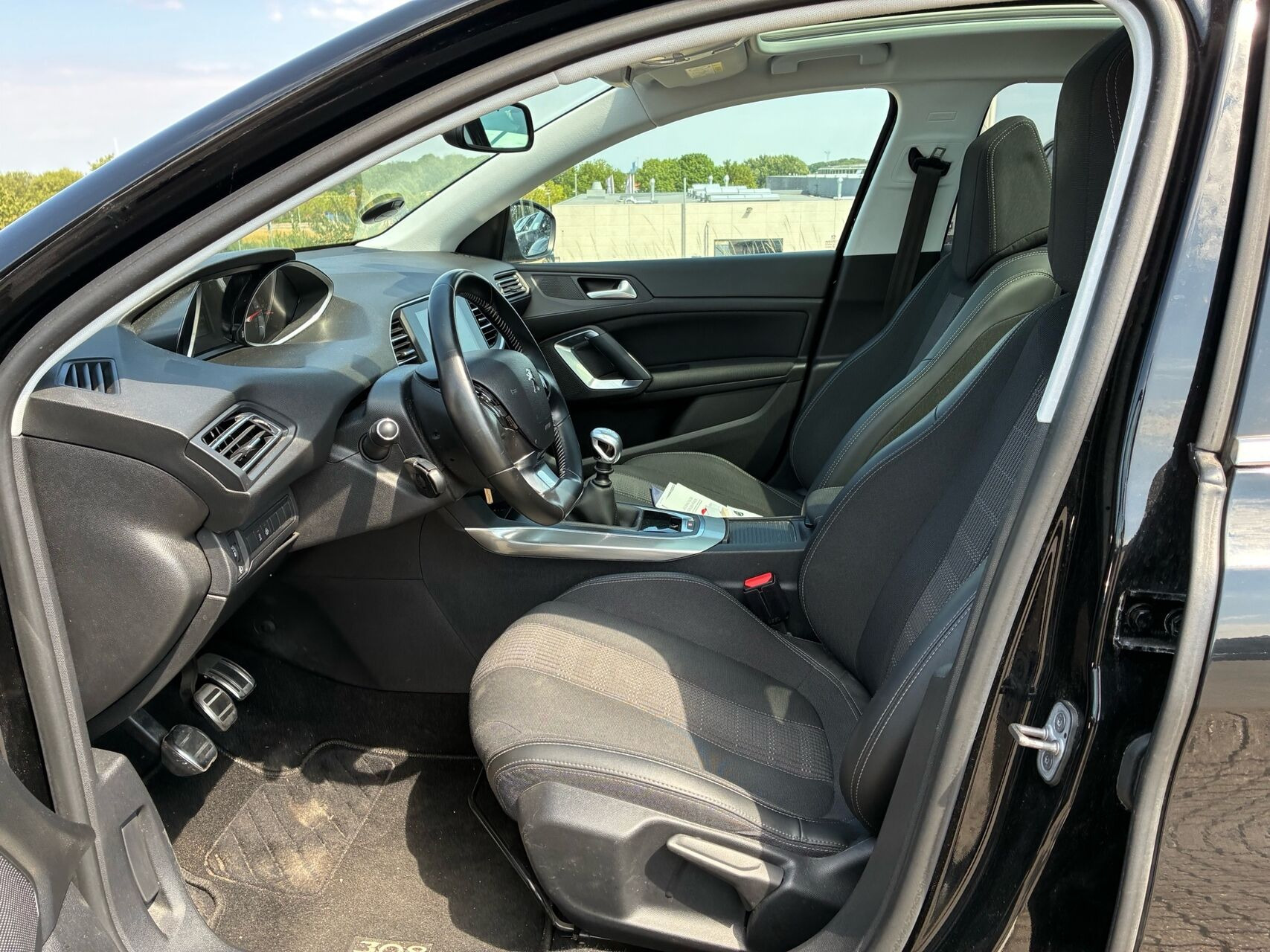 Sort Peugeot 308 fra 2020