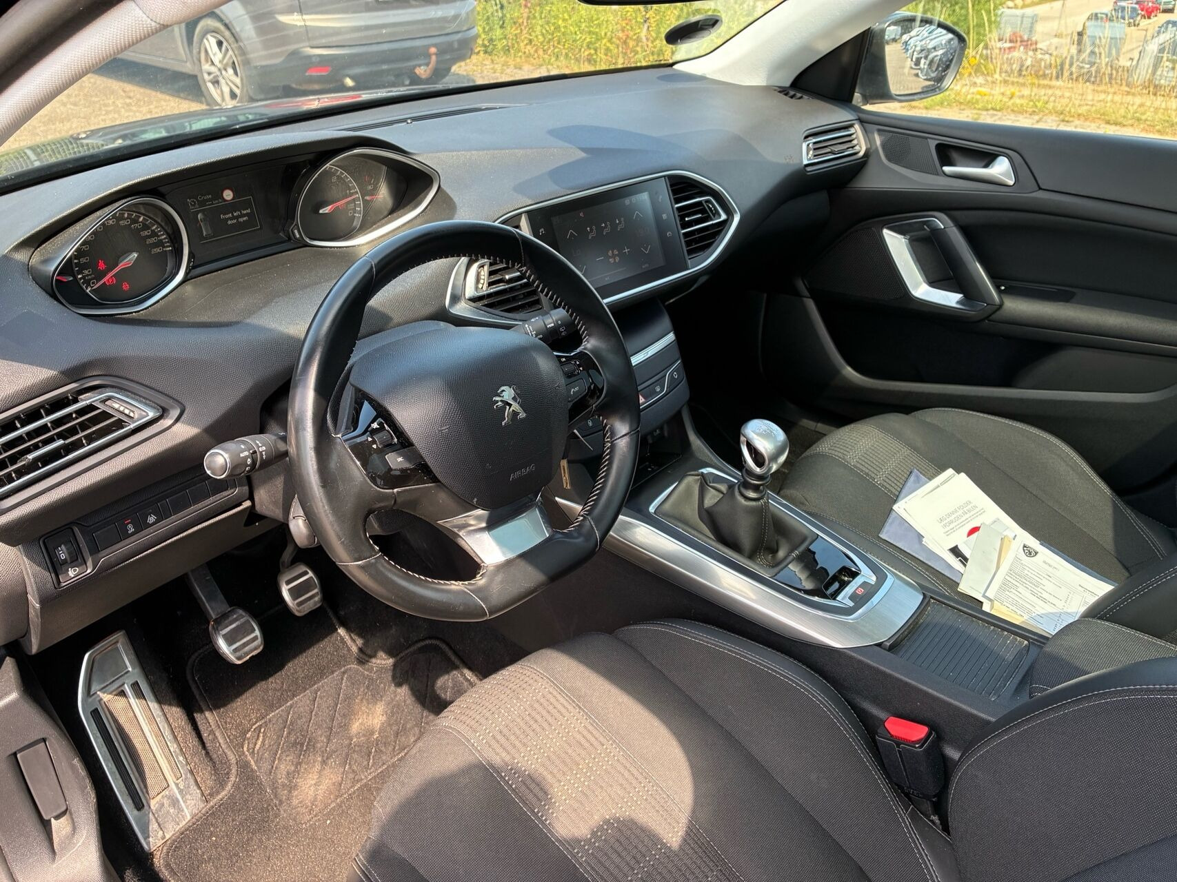 Sort Peugeot 308 fra 2020