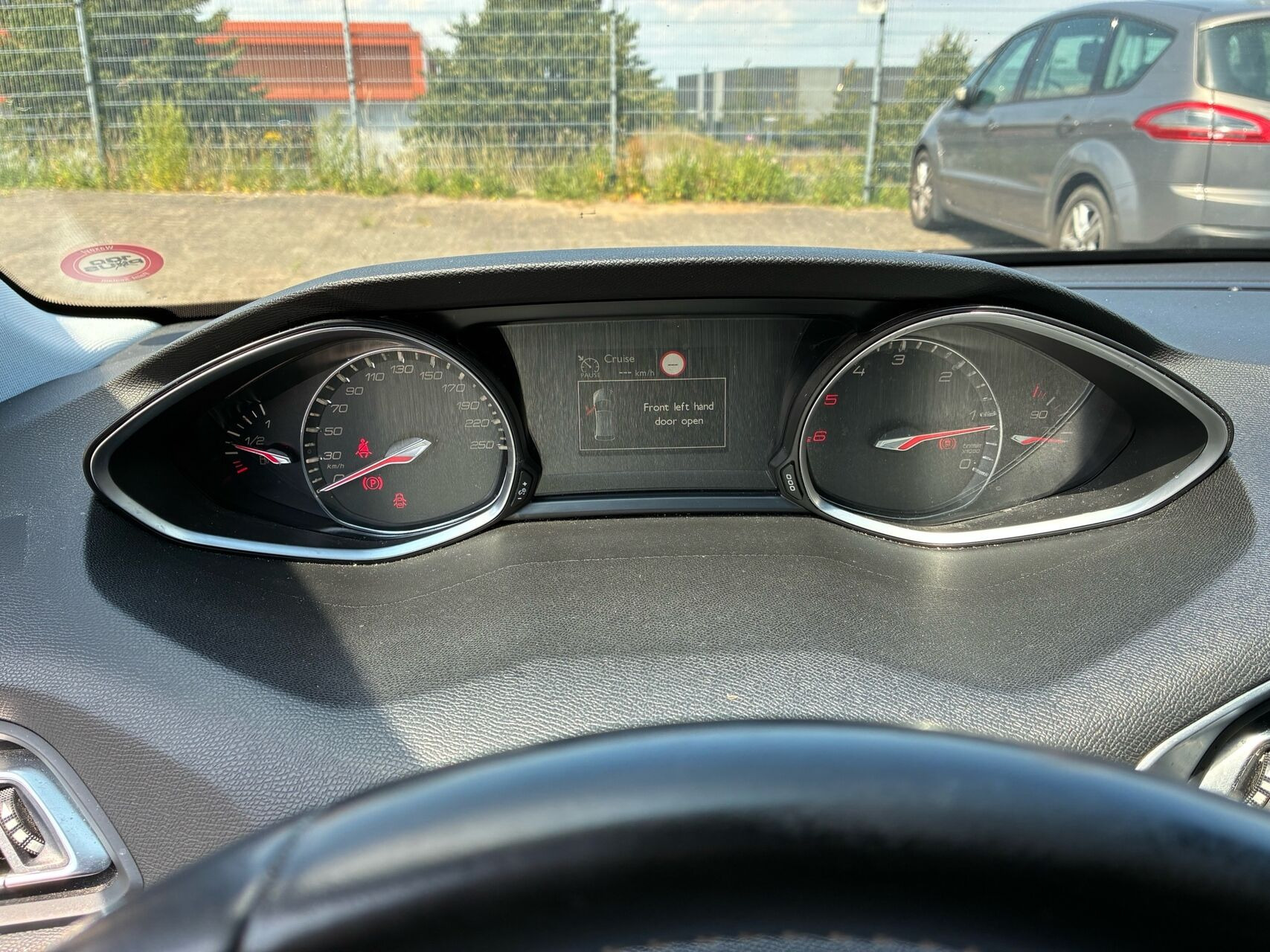Sort Peugeot 308 fra 2020