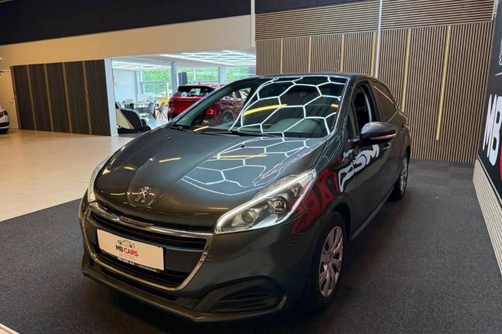 Grå Peugeot 208 fra 2017