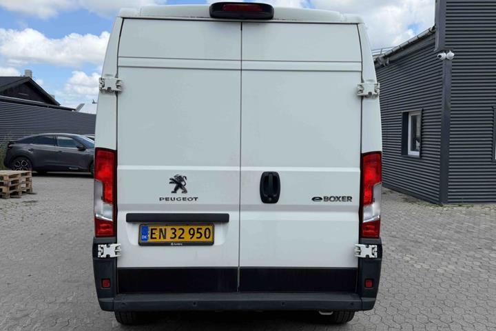 Hvid Peugeot e-Boxer 435 fra 2021