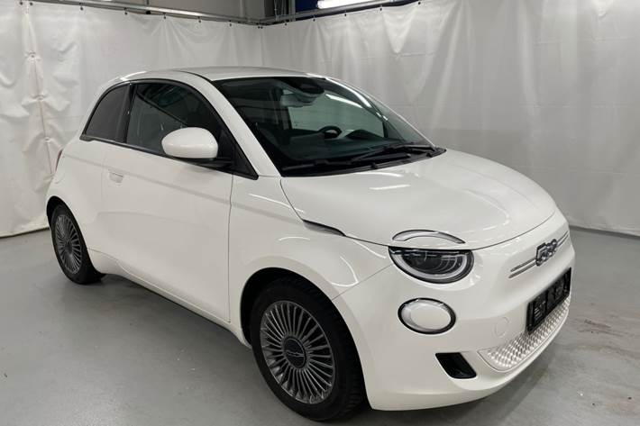 Hvid Fiat 500e fra 2022