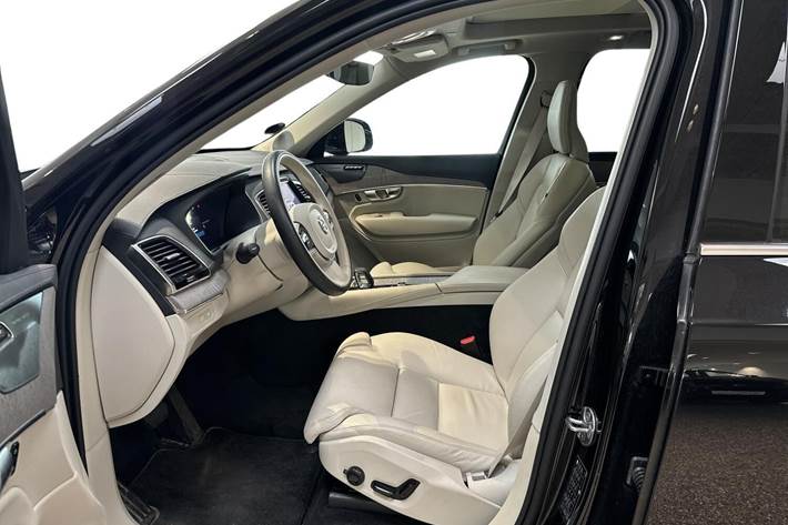 Sort Volvo XC90 fra 2024
