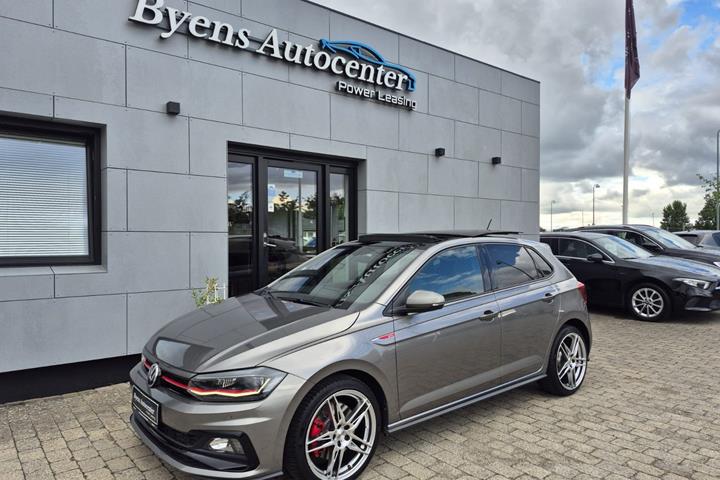Grå VW Polo fra 2020