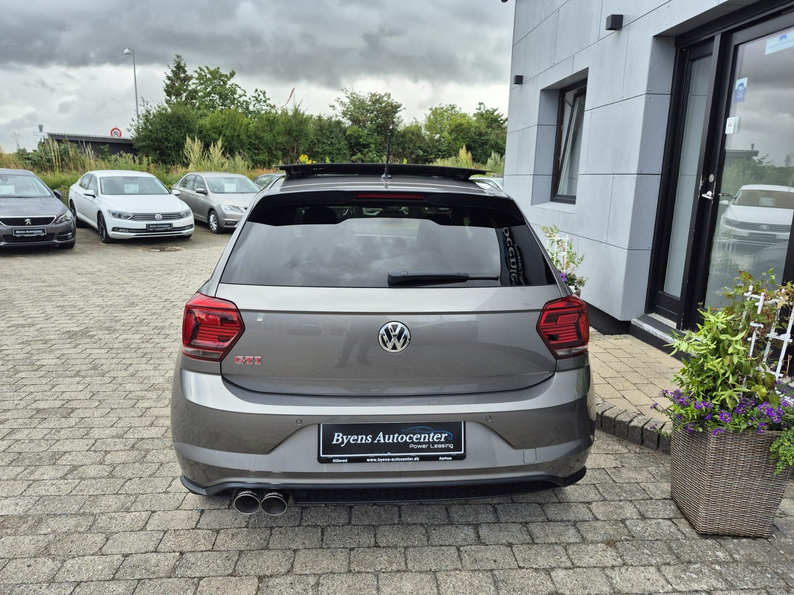 Grå VW Polo fra 2020