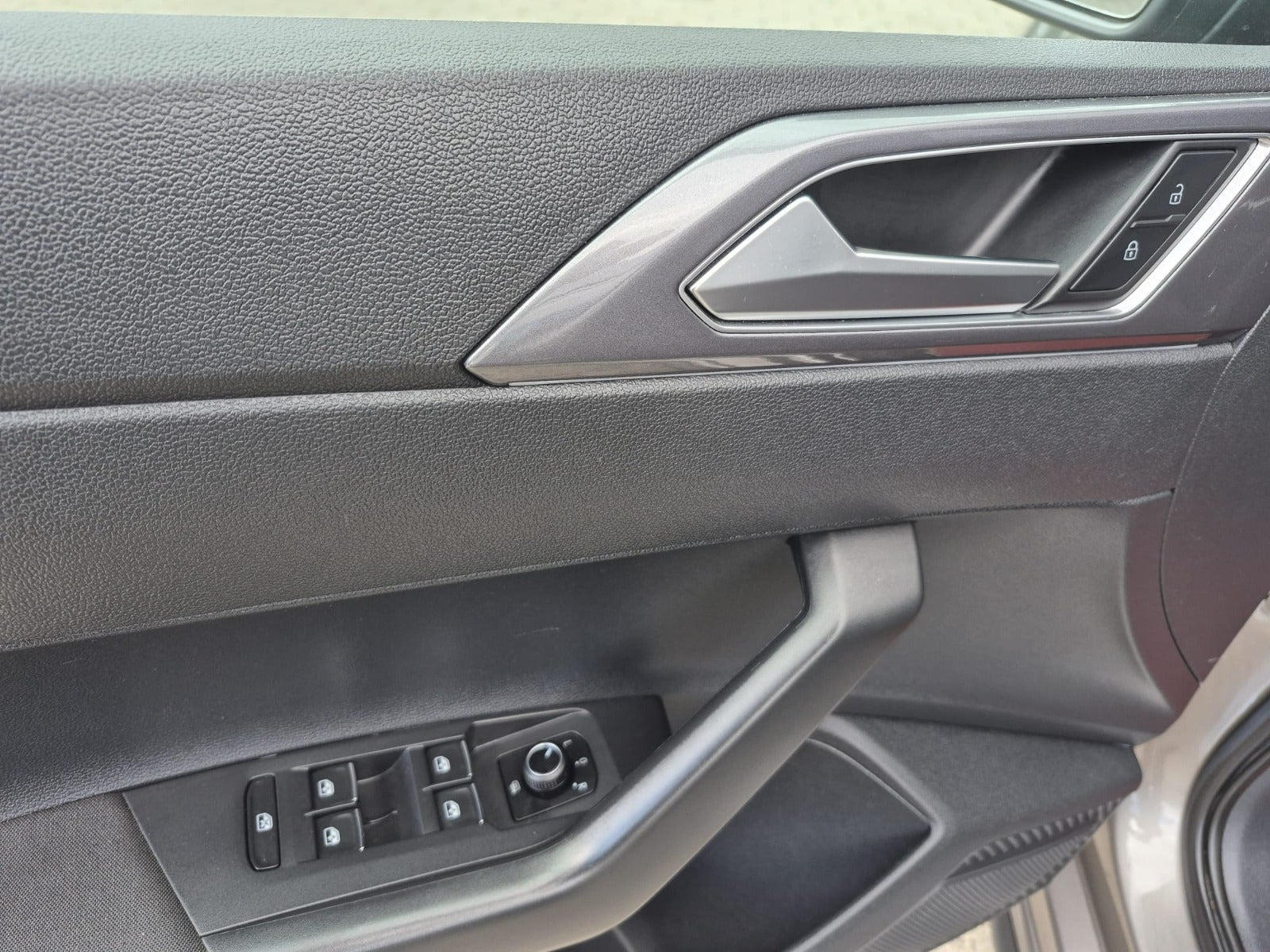 Grå VW Polo fra 2020
