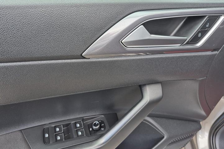 Grå VW Polo fra 2020