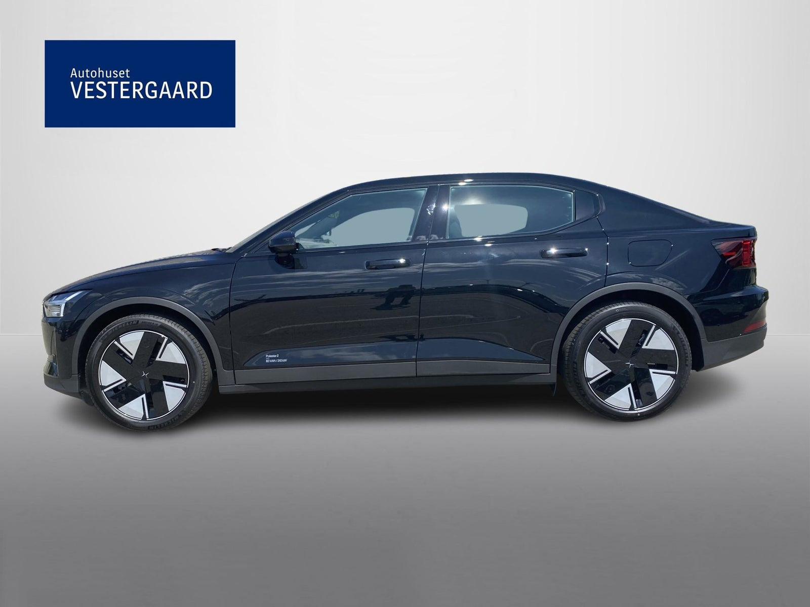 Sort Polestar 2 fra 2025
