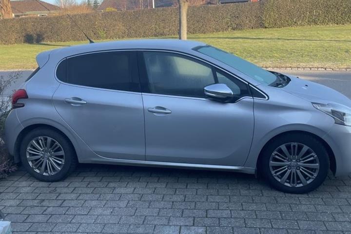 undefined Peugeot 208 fra 2016