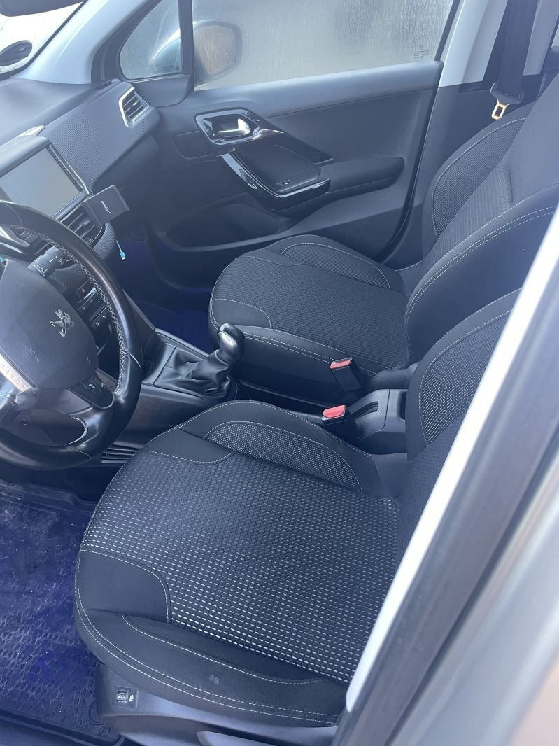 undefined Peugeot 208 fra 2016