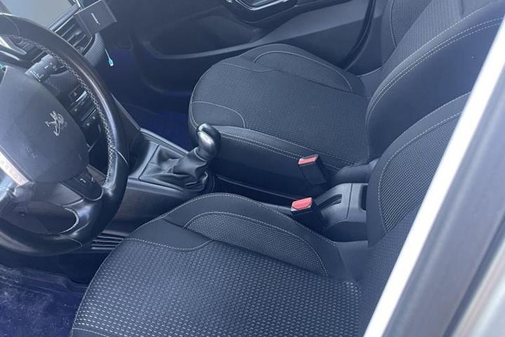 undefined Peugeot 208 fra 2016