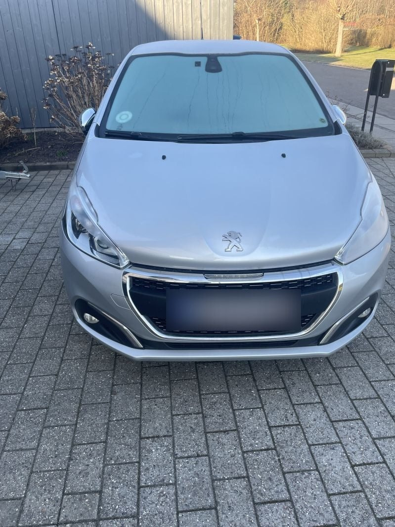undefined Peugeot 208 fra 2016