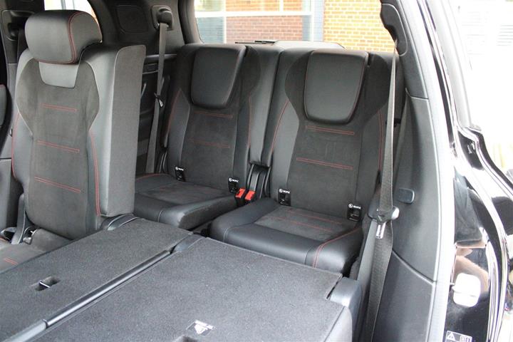 Sort Mercedes EQB350 fra 2024