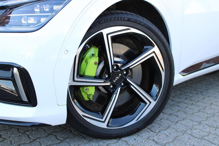 Hvid Kia EV6 fra 2024