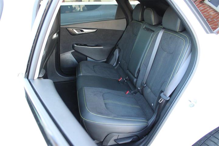 Hvid Kia EV6 fra 2024