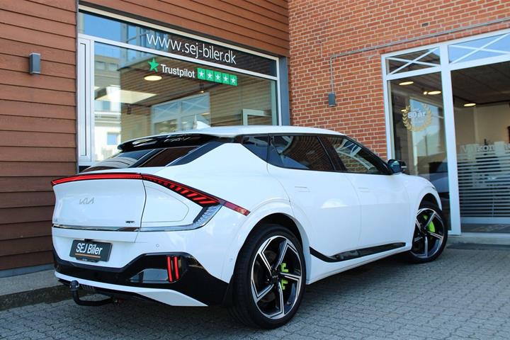 Hvid Kia EV6 fra 2024