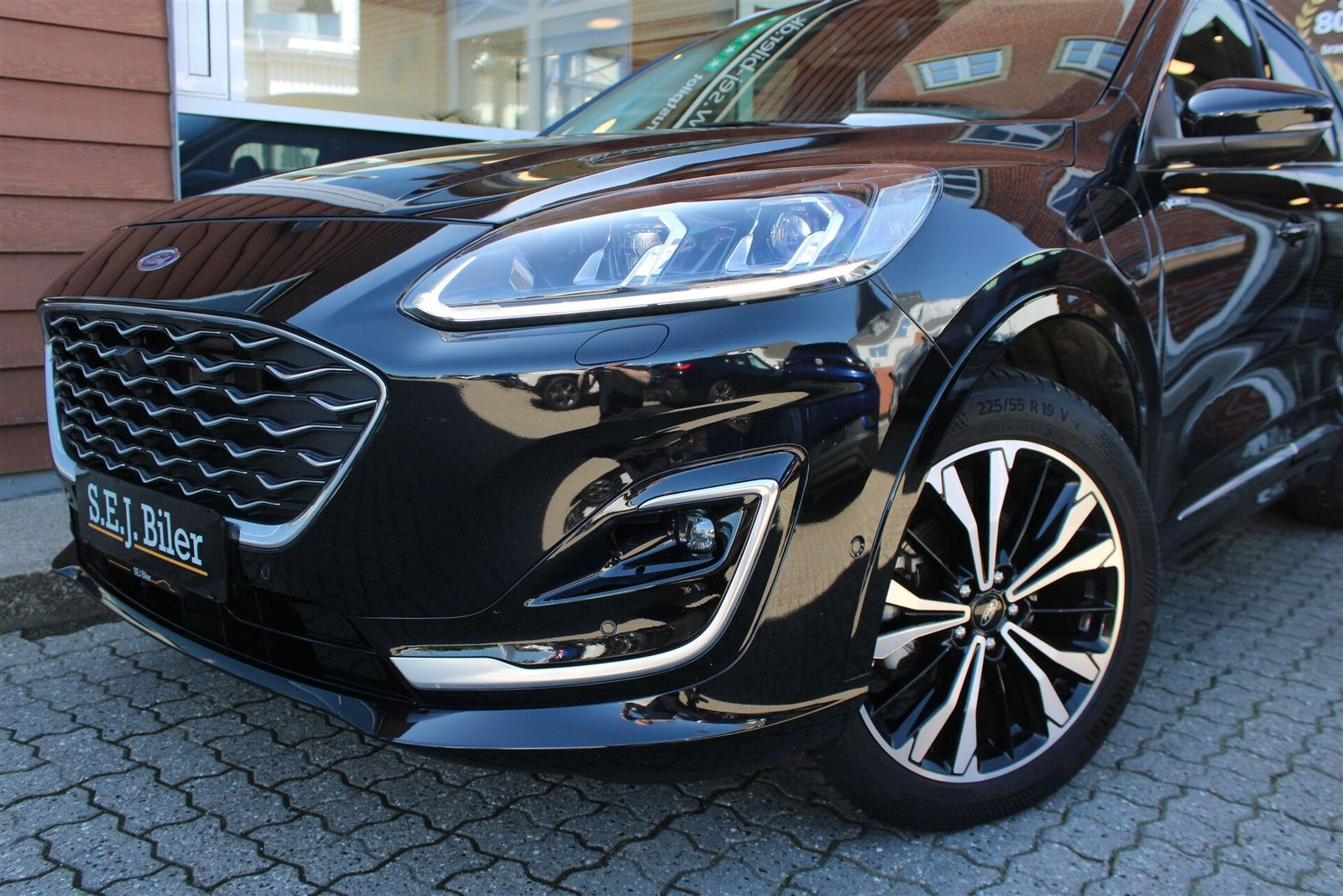 Sort Ford Kuga fra 2023