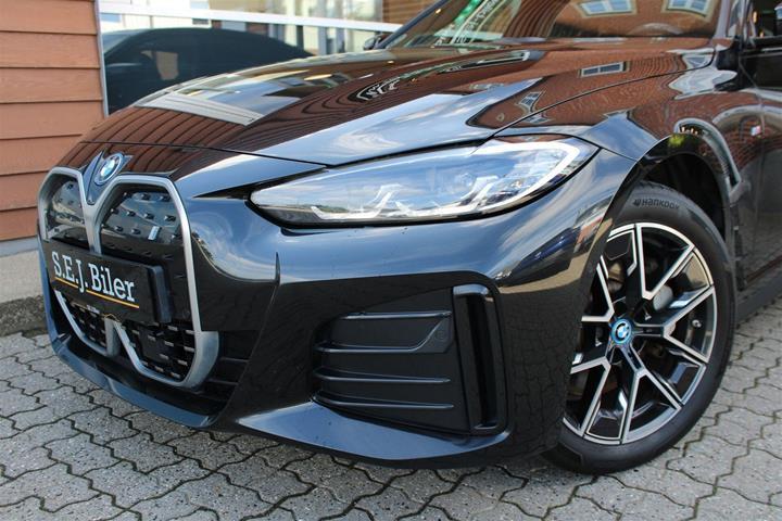 Sort BMW i4 fra 2024