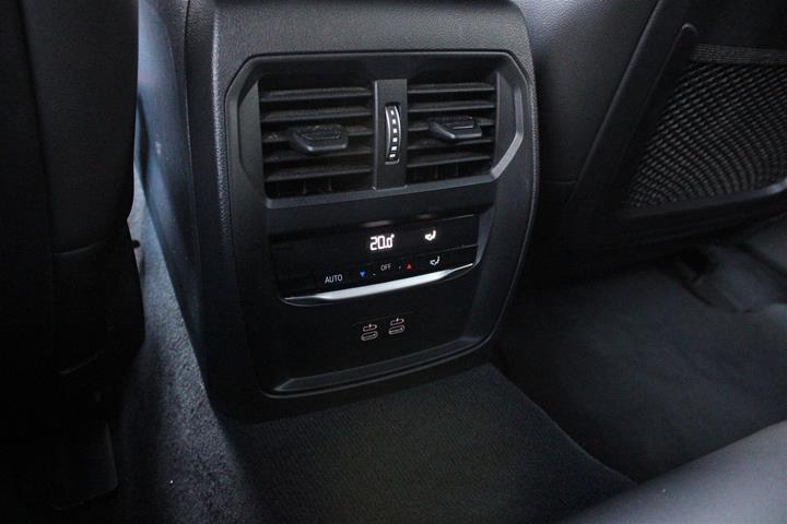 Sort BMW i4 fra 2024