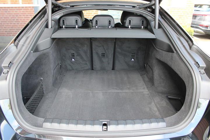 Sort BMW i4 fra 2024