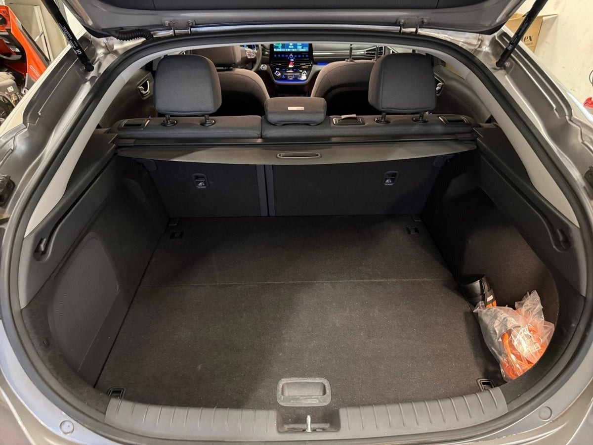 Sølv Hyundai Ioniq fra 2021