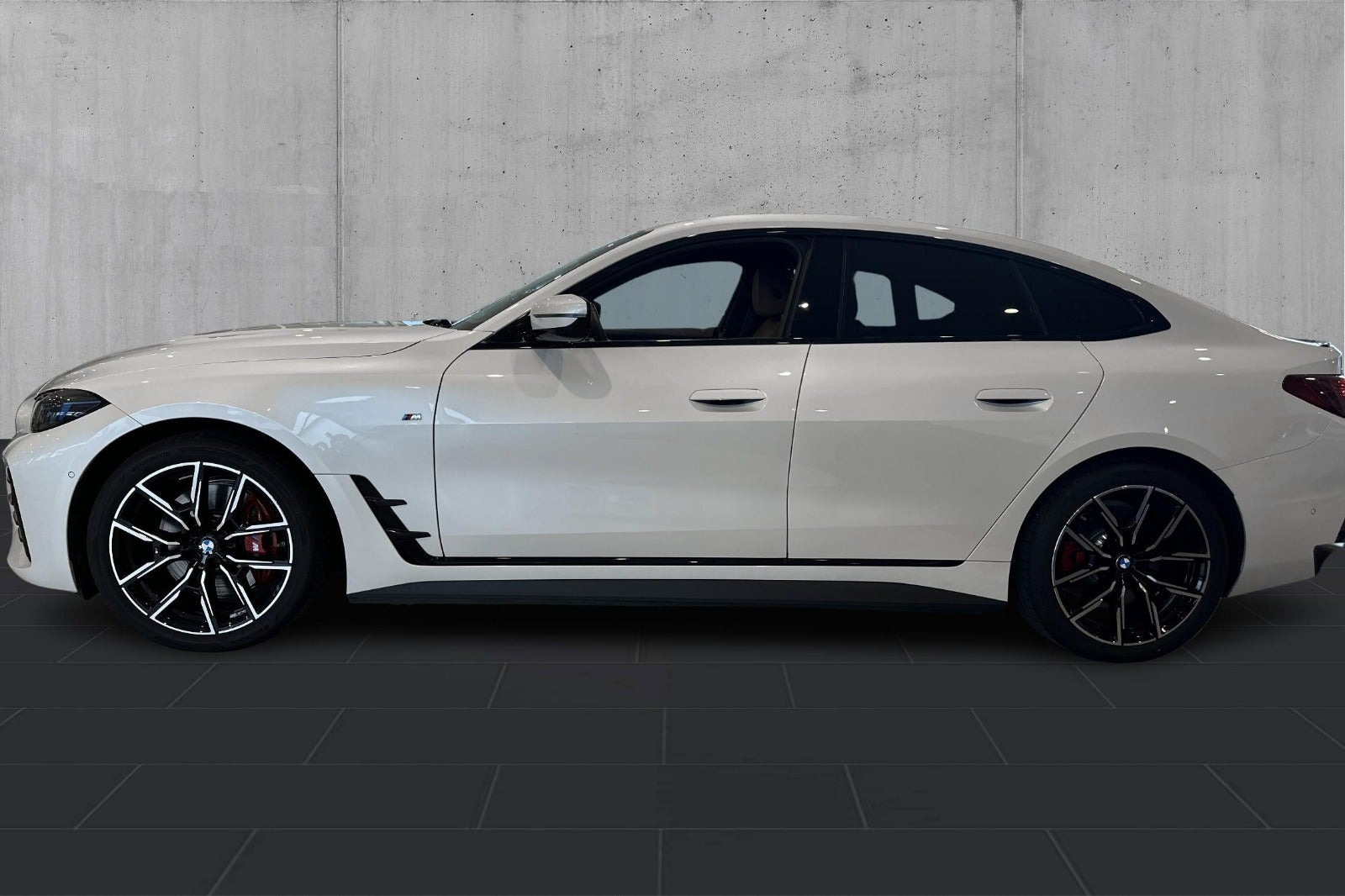 Hvid BMW i4 fra 2026