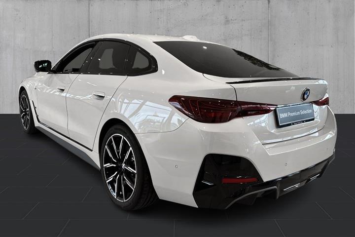 Hvid BMW i4 fra 2026