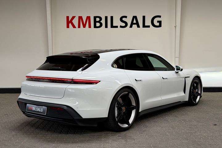 Hvid Porsche Taycan fra 2022