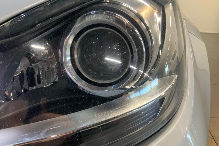 Sølv Mercedes C200 fra 2013