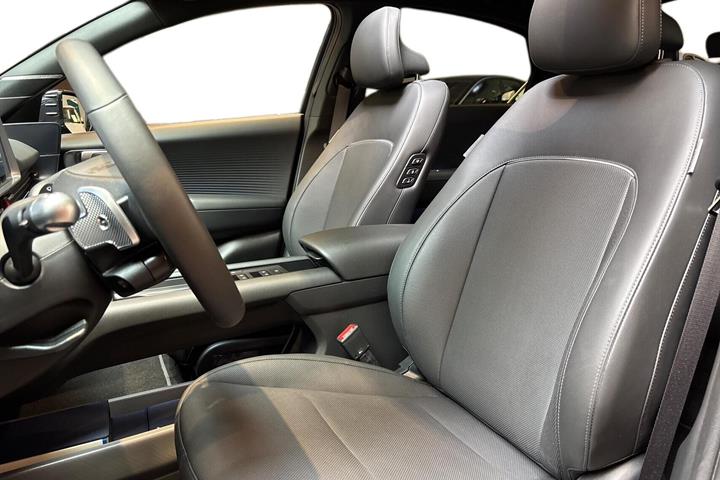 Sort Hyundai Ioniq 6 fra 2025
