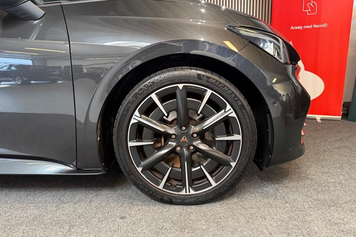 Grå Cupra Born fra 2022
