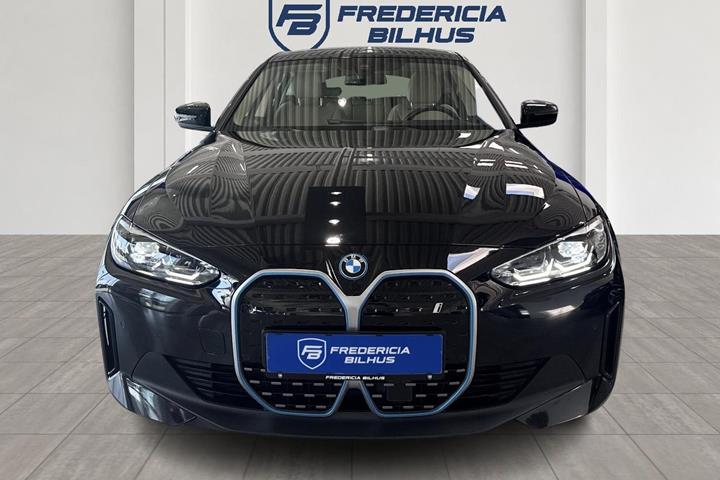 Sort BMW i4 fra 2023