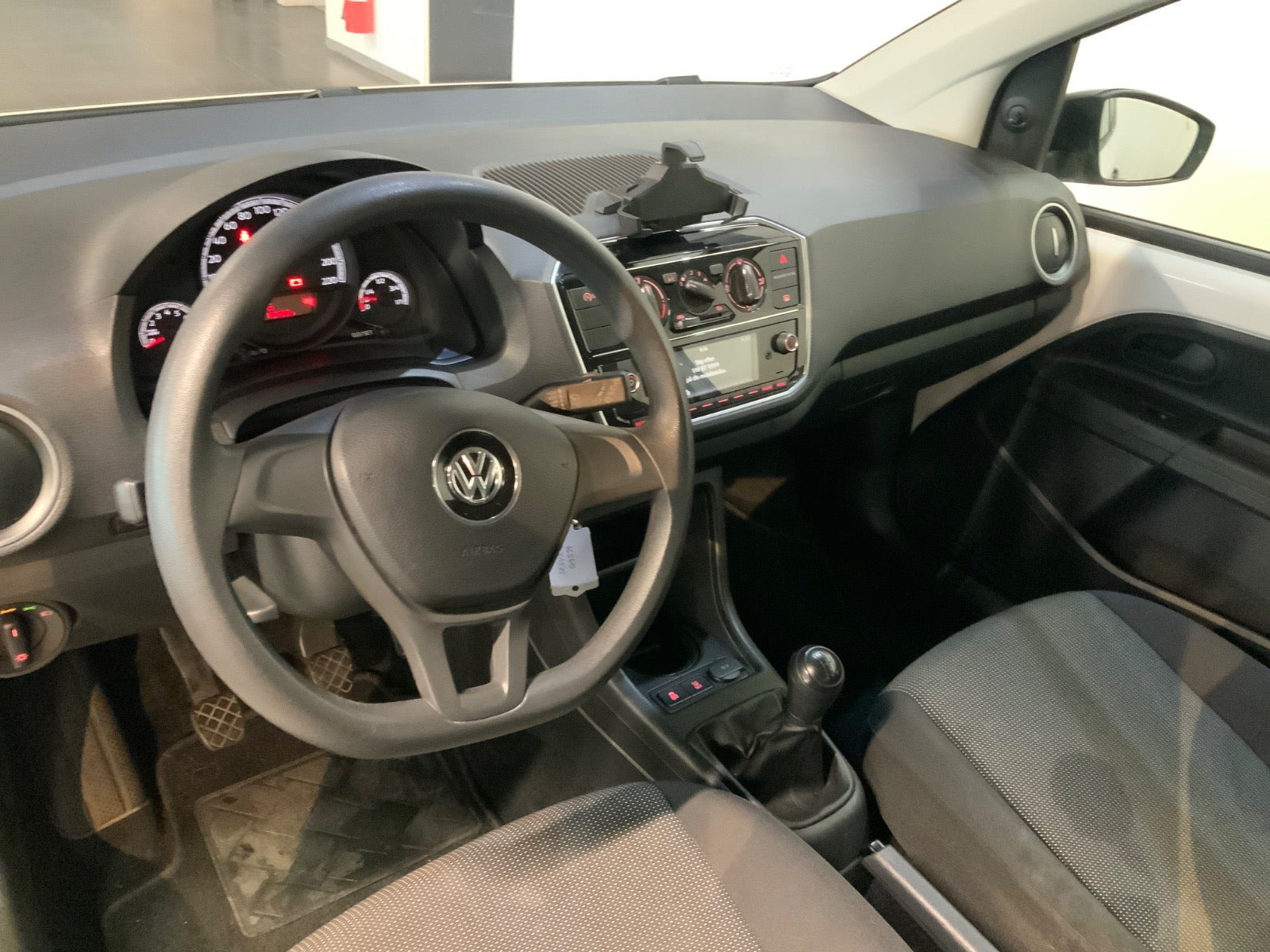 Hvid VW UP! fra 2017