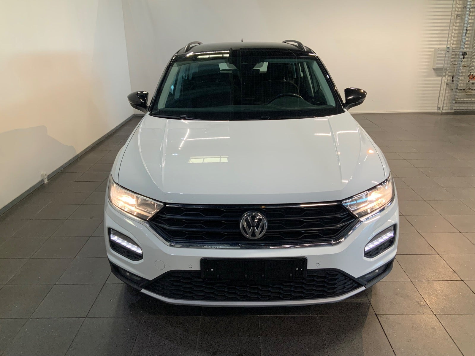 Hvid VW T-Roc fra 2020