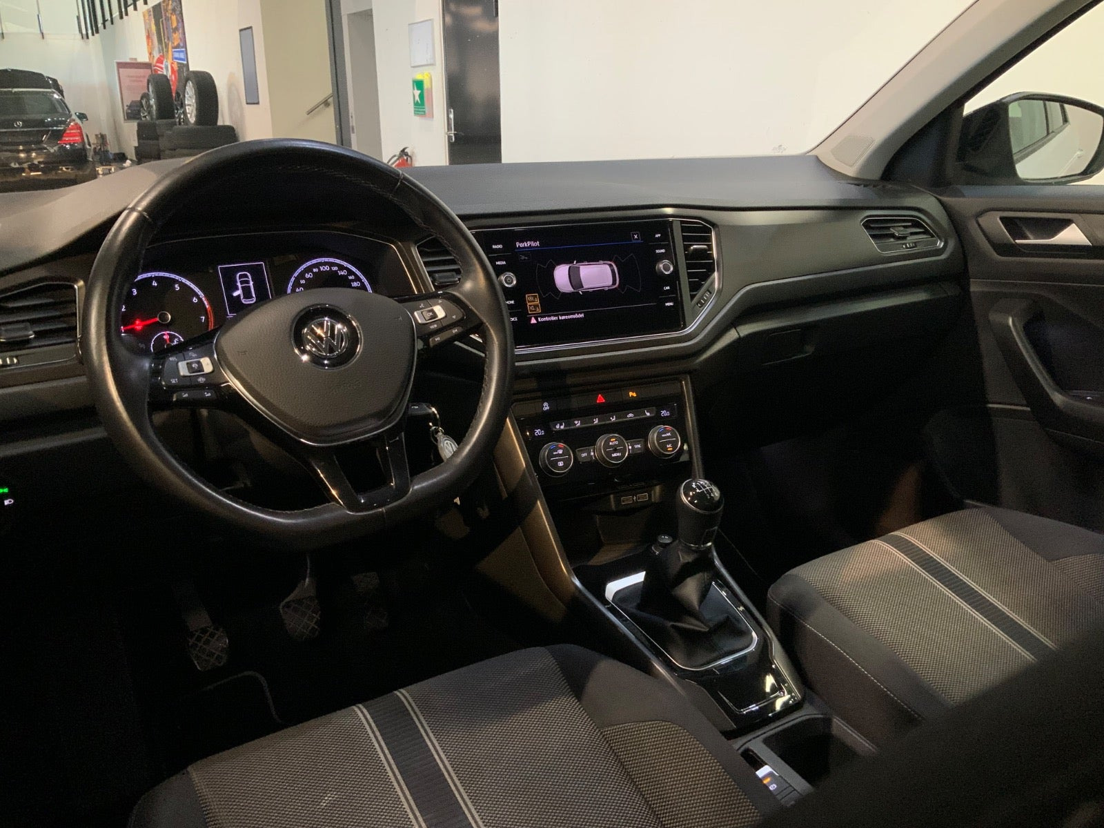 Hvid VW T-Roc fra 2020